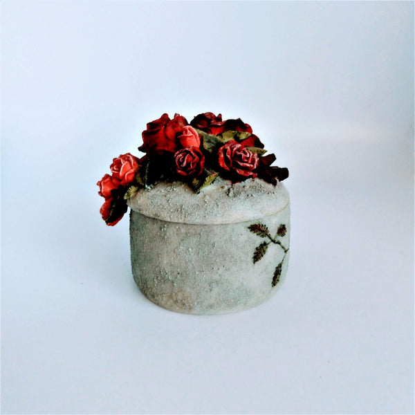 Montefiori Resin Red Rose’s Trinket Box Blue/Gray Background